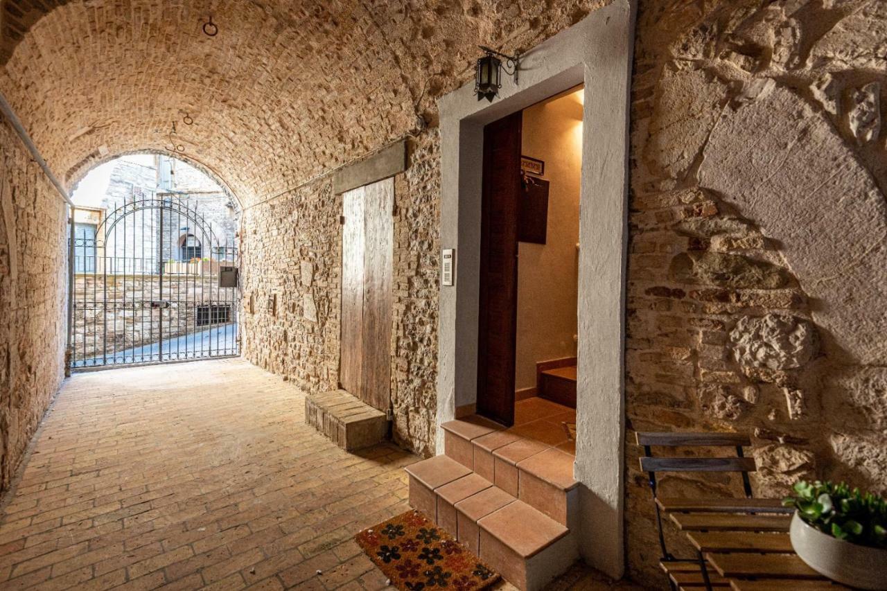 Апартаменты La Casa Dell'Artista Ассизи Экстерьер фото